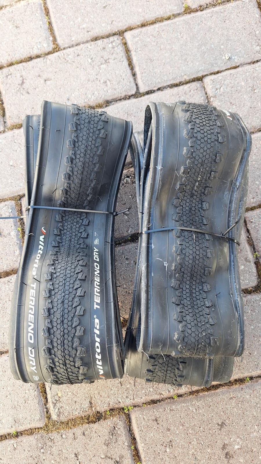 Vittoria Terreno Dry 700x38c | Gravel Bike Tyres | Bike Hub