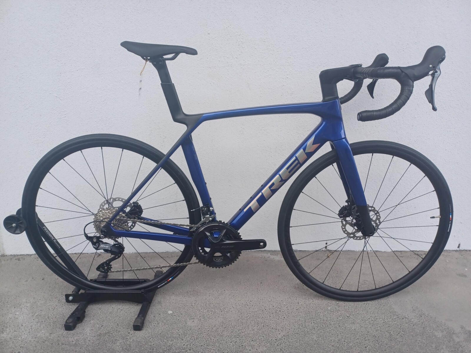 2025 TREK Madone SL 5 GEN 8 Hex Blue OR MatteSmoke | Road Bikes