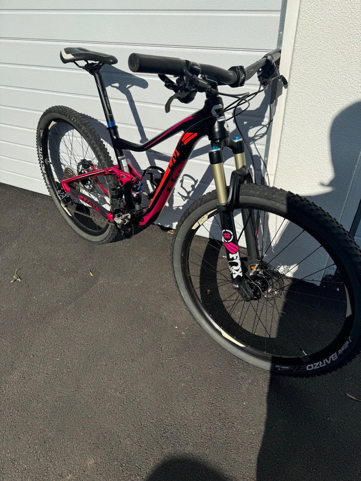 Small Giant LIV dual Sys | Dual Suspension Mountain Bikes | Bike Hub