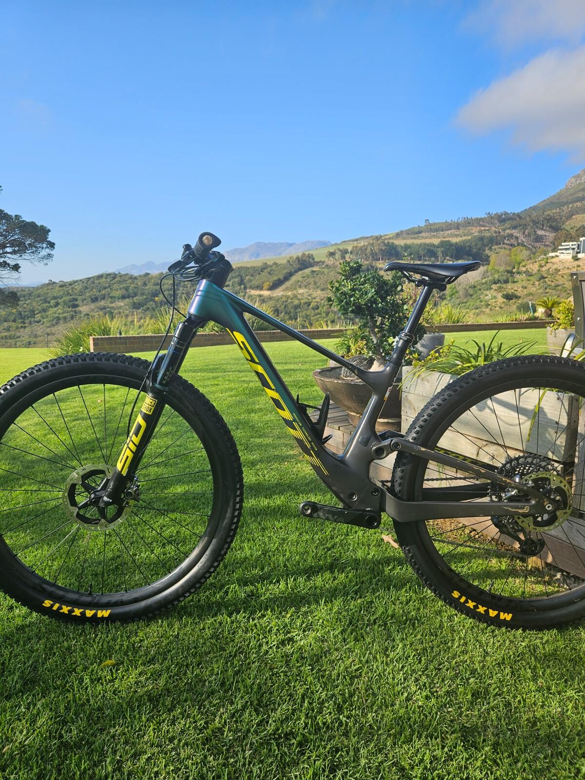 Scott Spark RC World Cup Evo | Dual Suspension Mountain Bikes | Bike Hub