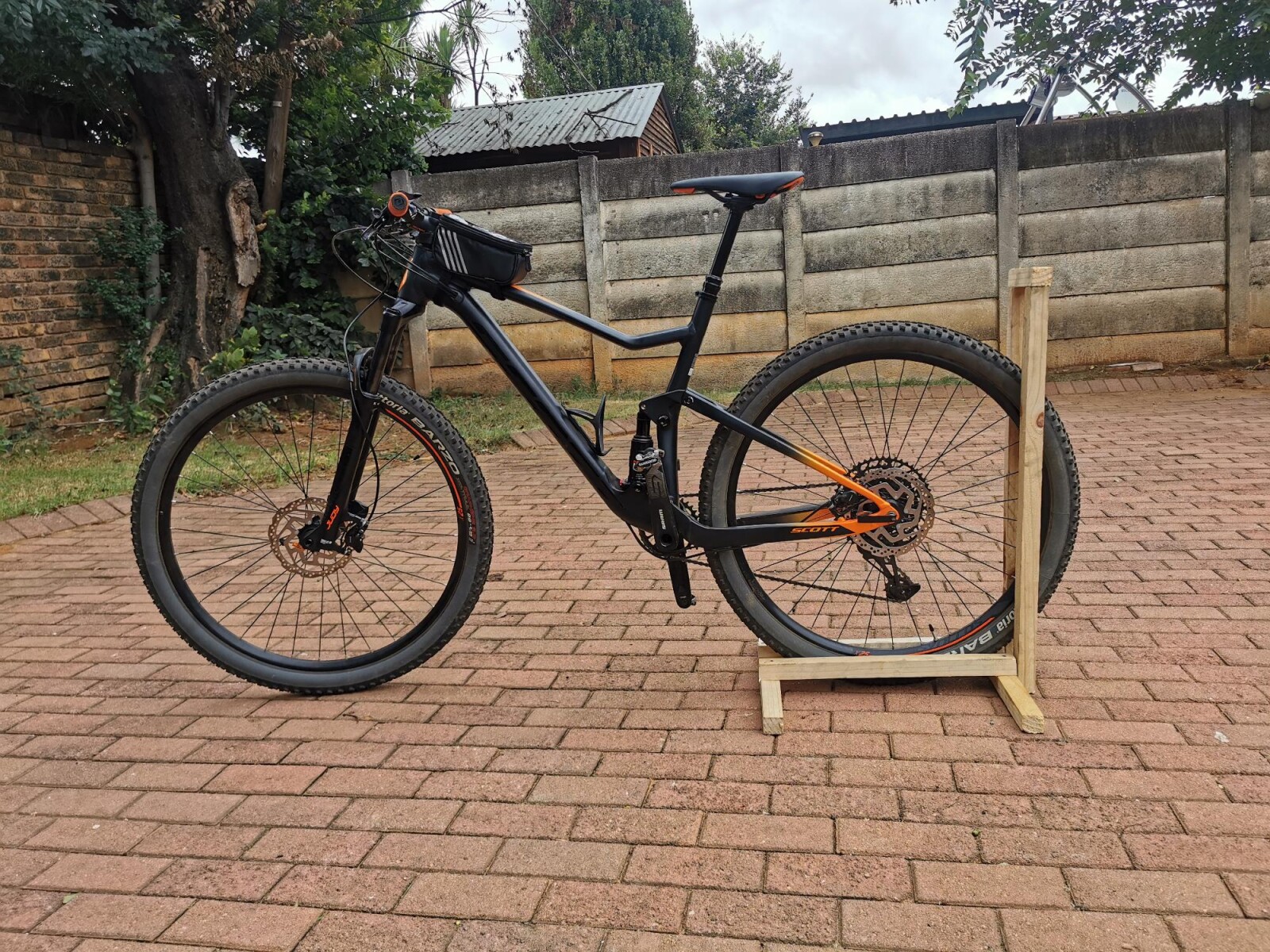 2019 Scott spark 900 expert s large frame Dual Suspension