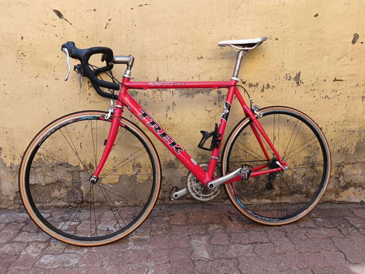trek alpha sl trek 2300 bike