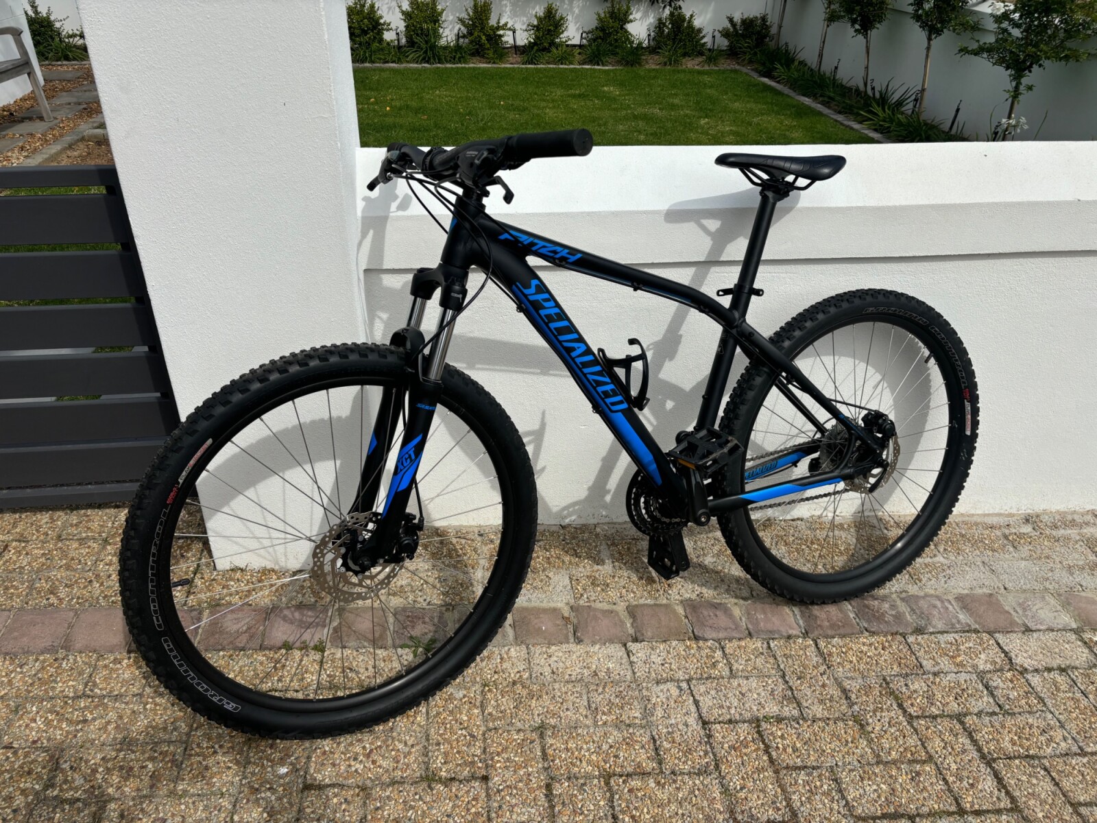 Specialized Blue Mountain Bike Specialized Pitch