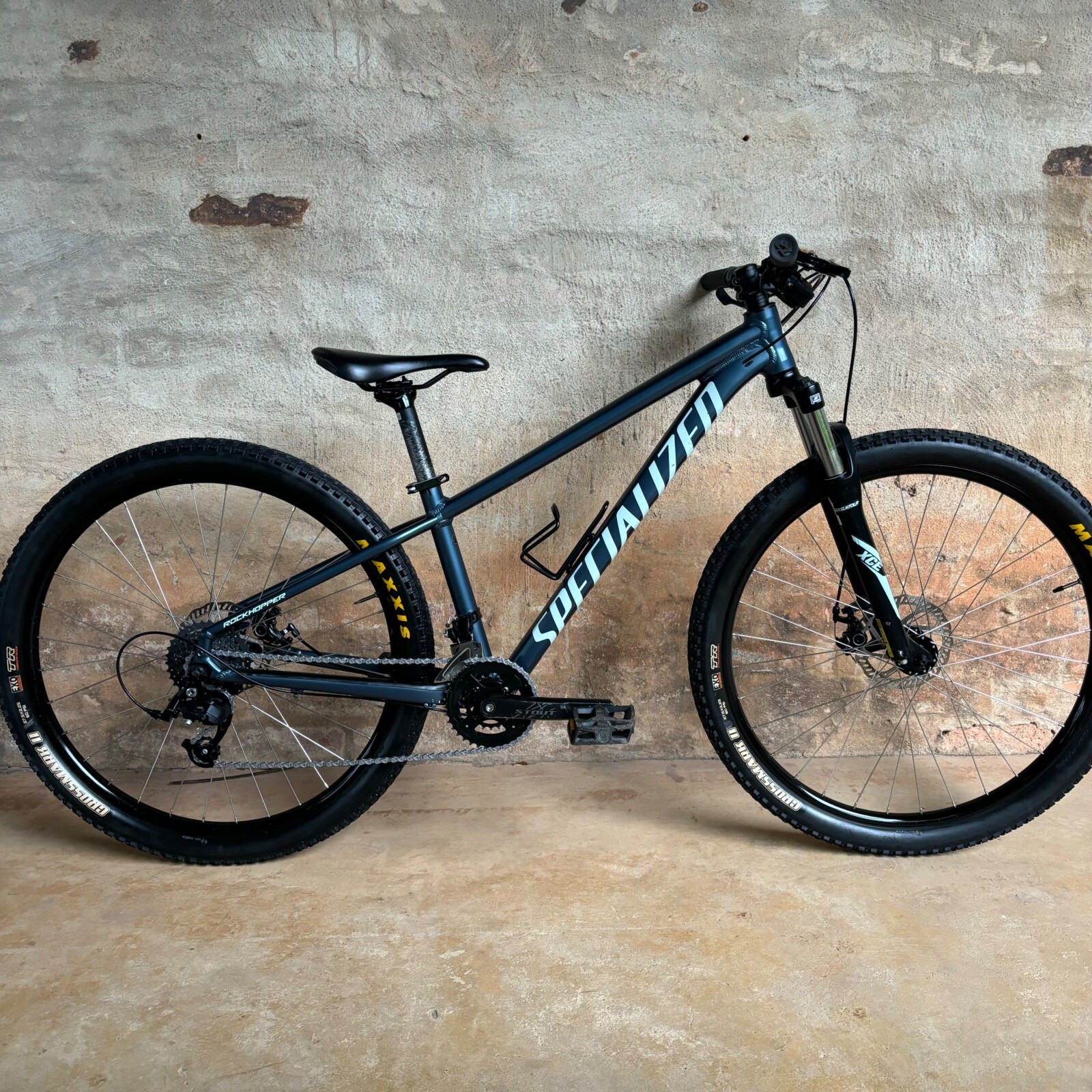 Specialized Rockhopper 27.5 Hardtail Mountain Bikes Bike Hub