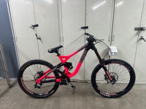 Commencal supreme v3 Downhill Bikes Bike Hub
