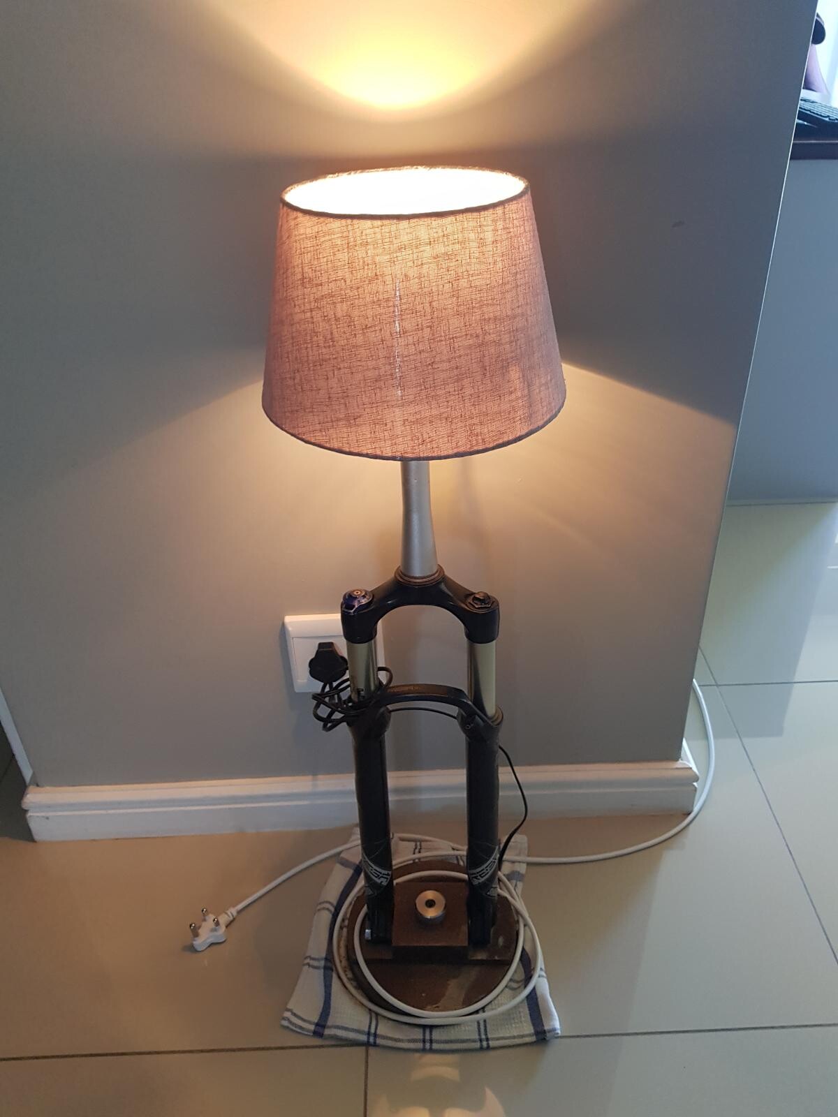 Shock Work Lamp | Workshop Tools | Bike Hub