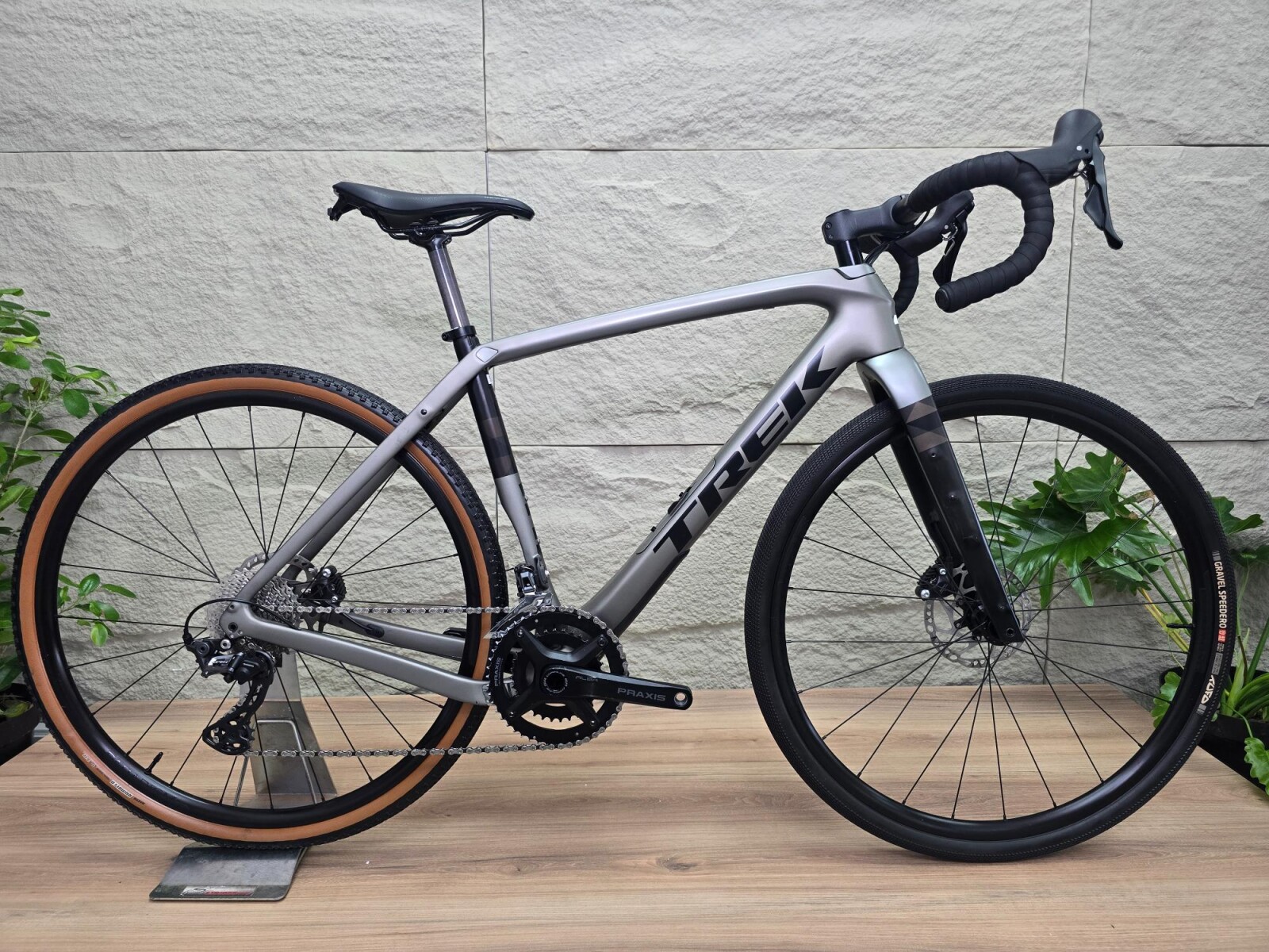 TREK CHECKPOINT SL5 (54cm) **Carbon-11SPD-2023** | Gravel Bikes