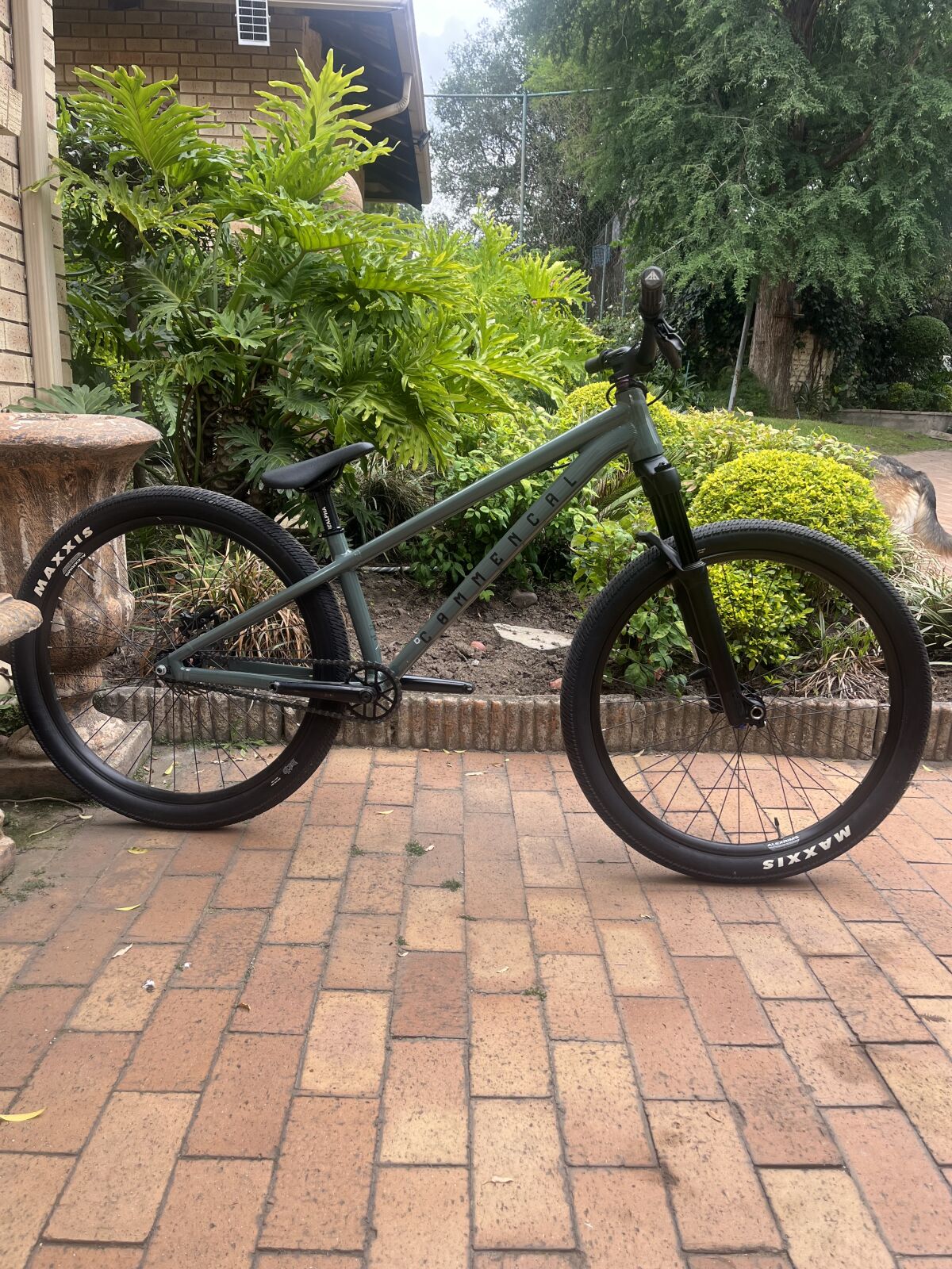 Commencal Absolut | Dirt Jump Bikes | Bike Hub