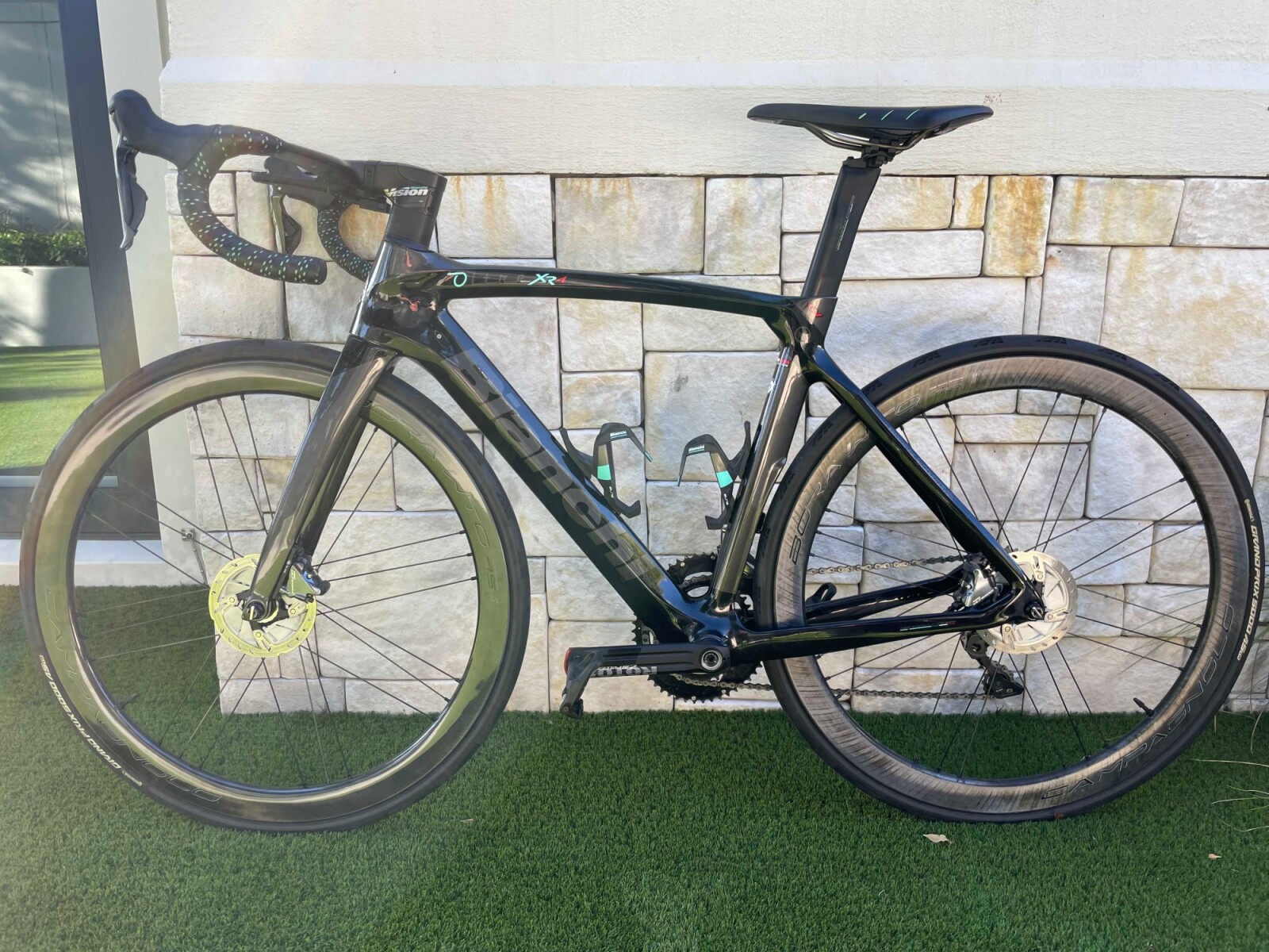ゆ*ん様 Bianchi Oltre XR4 METRON 5D Bianchi Oltre XR4 Disc | Road Bikes | Bike Hub