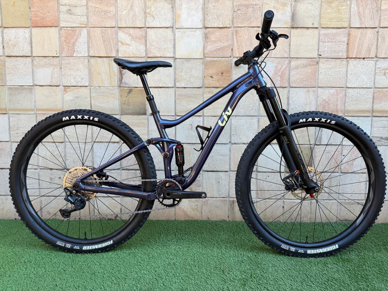 Giant Liv Emolden SML | Dual Suspension Mountain Bikes | Bike Hub