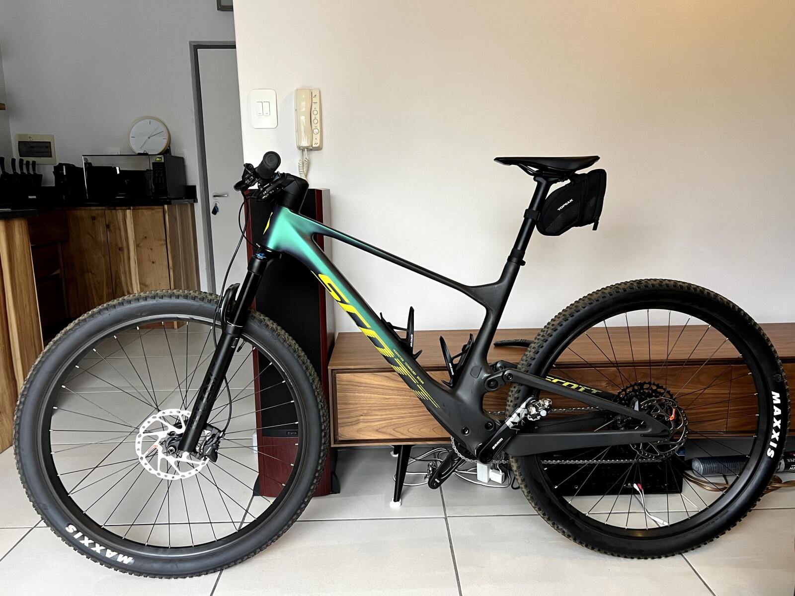 Scott Spark RC Comp (2023) Dual Suspension Mountain Bikes Bike Hub