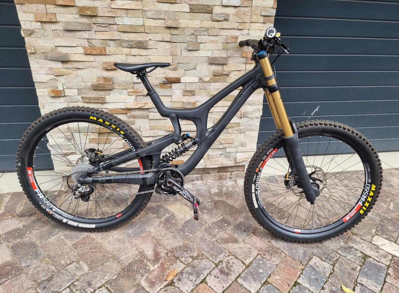 Santa Cruz v10 6 | Downhill Bikes | Bike Hub