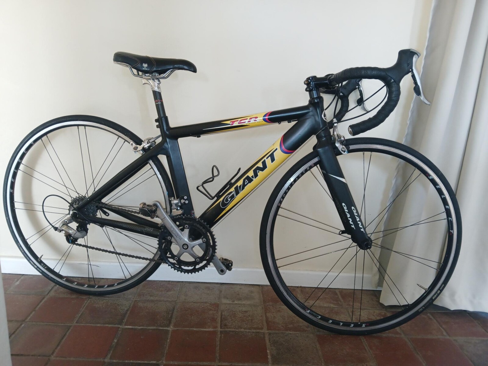 Giant Road Bike | Road Bikes | Bike Hub