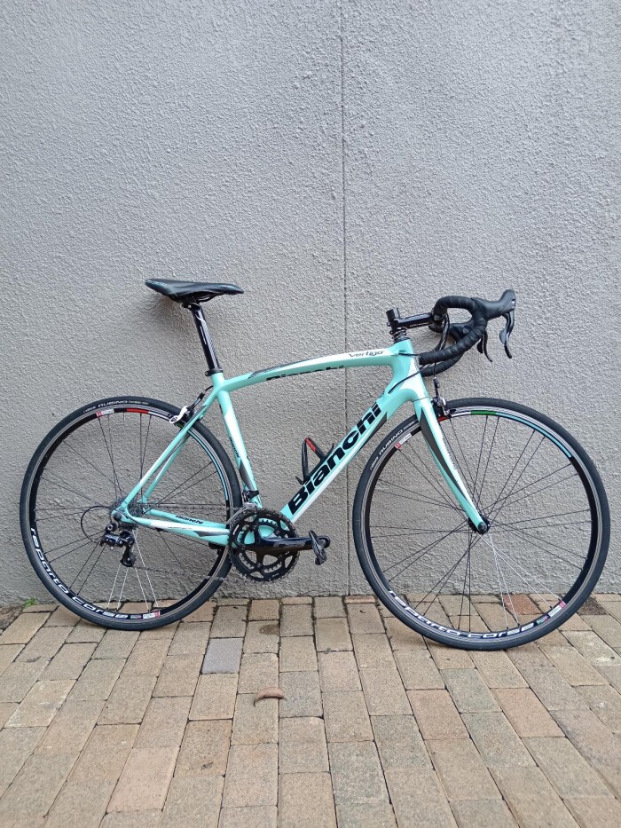 要メンテナンス】Bianchi Vertigo ロードバイク MECHANIC】バイクを