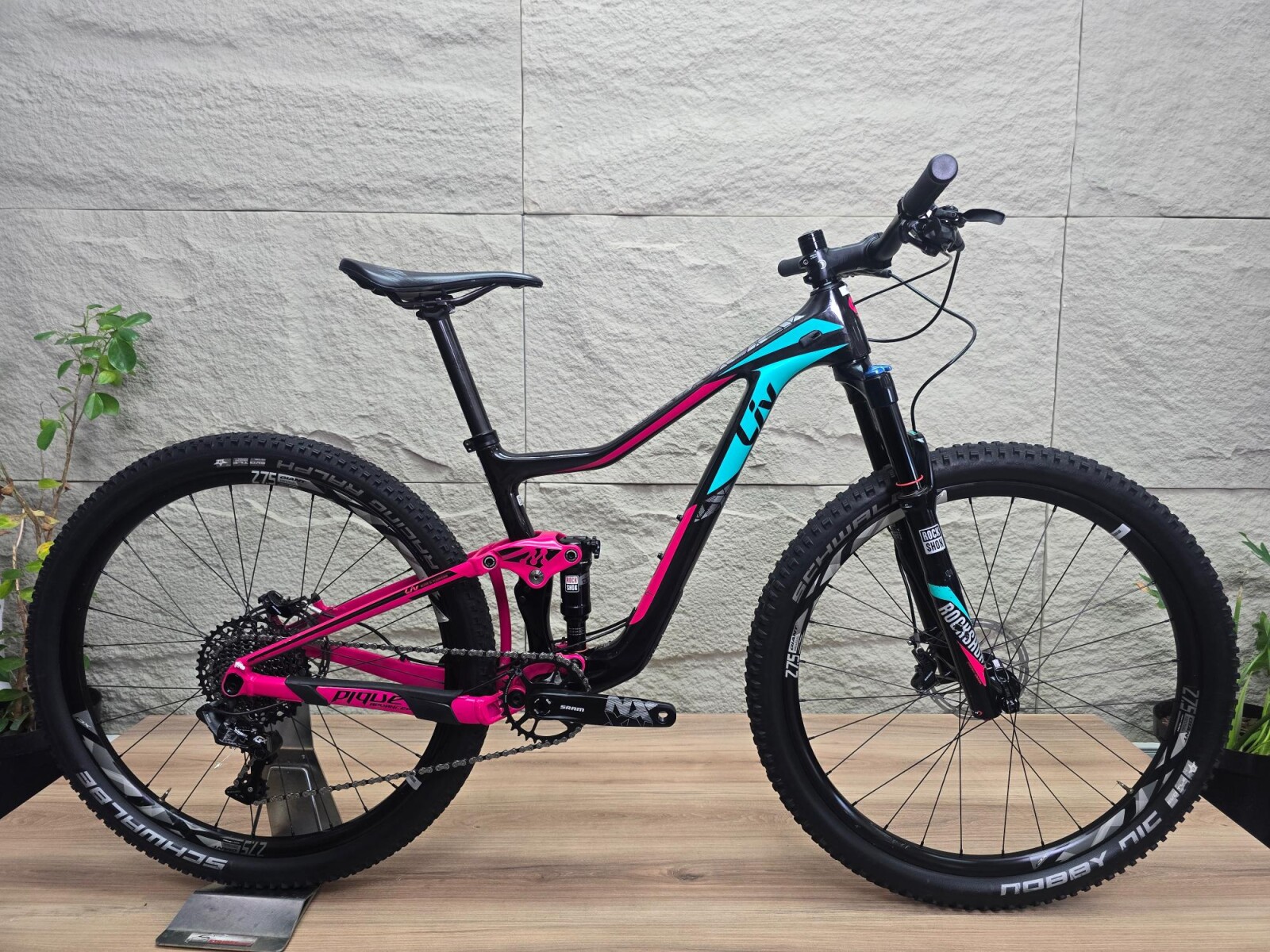 LIV PIQUE ADVANCED (S) **SOLD** Dual Suspension Mountain Bikes