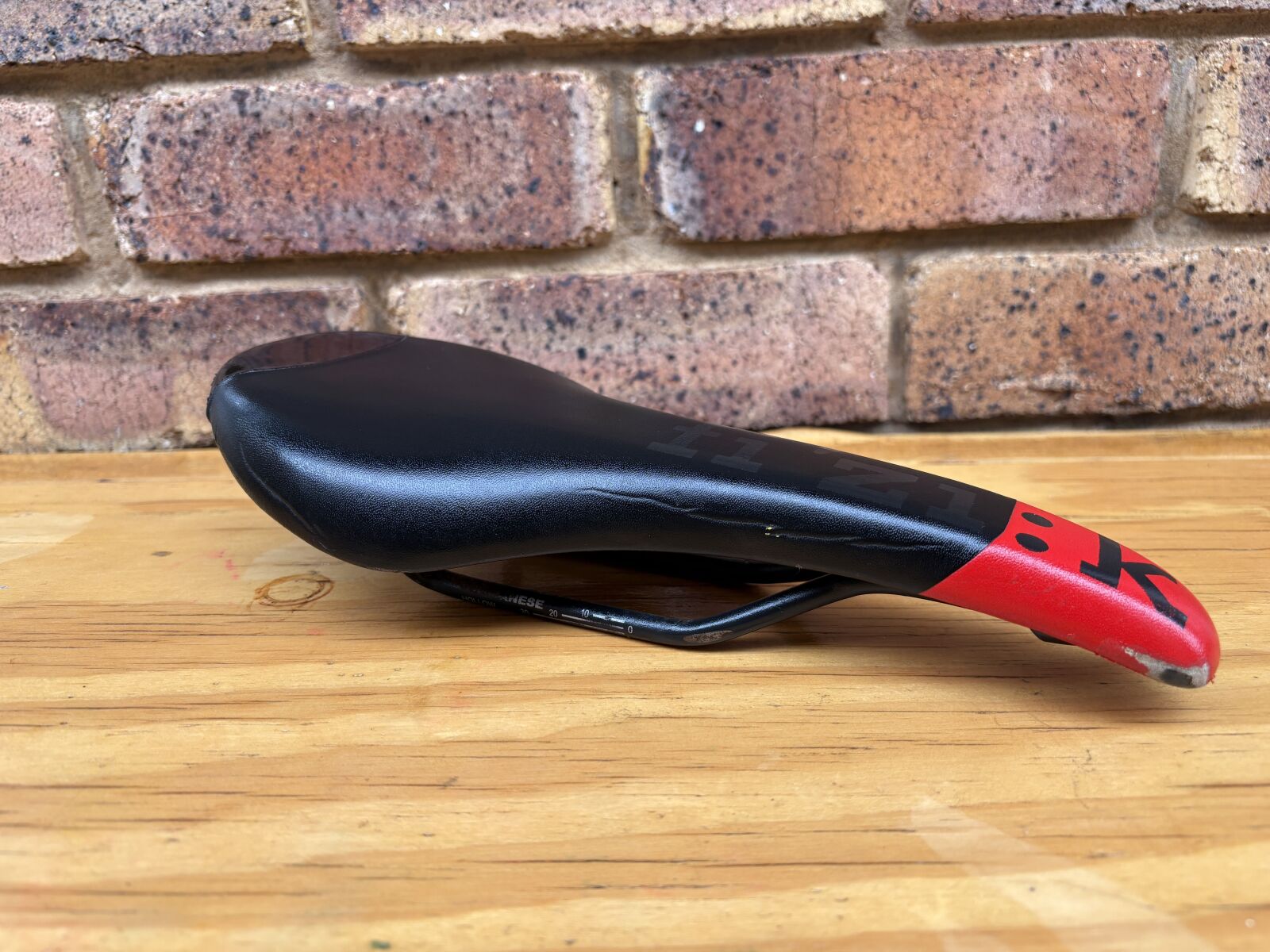 Fizik Saddle | Pedals | Bike Hub