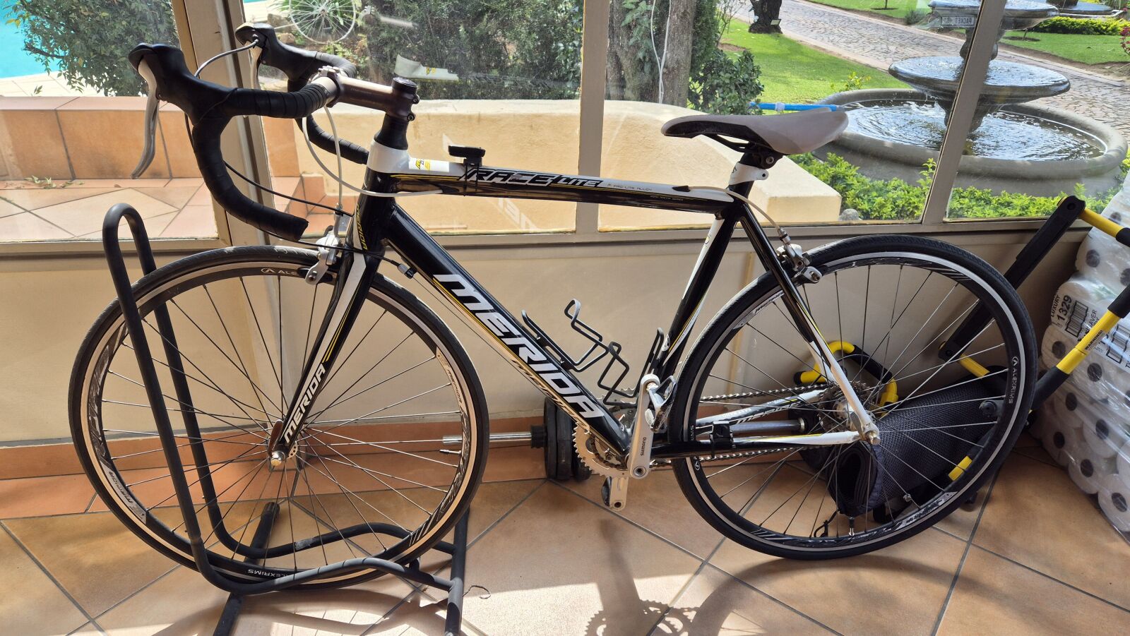 Merida Race Lite 901 Road Bike | Road Bikes | Bike Hub