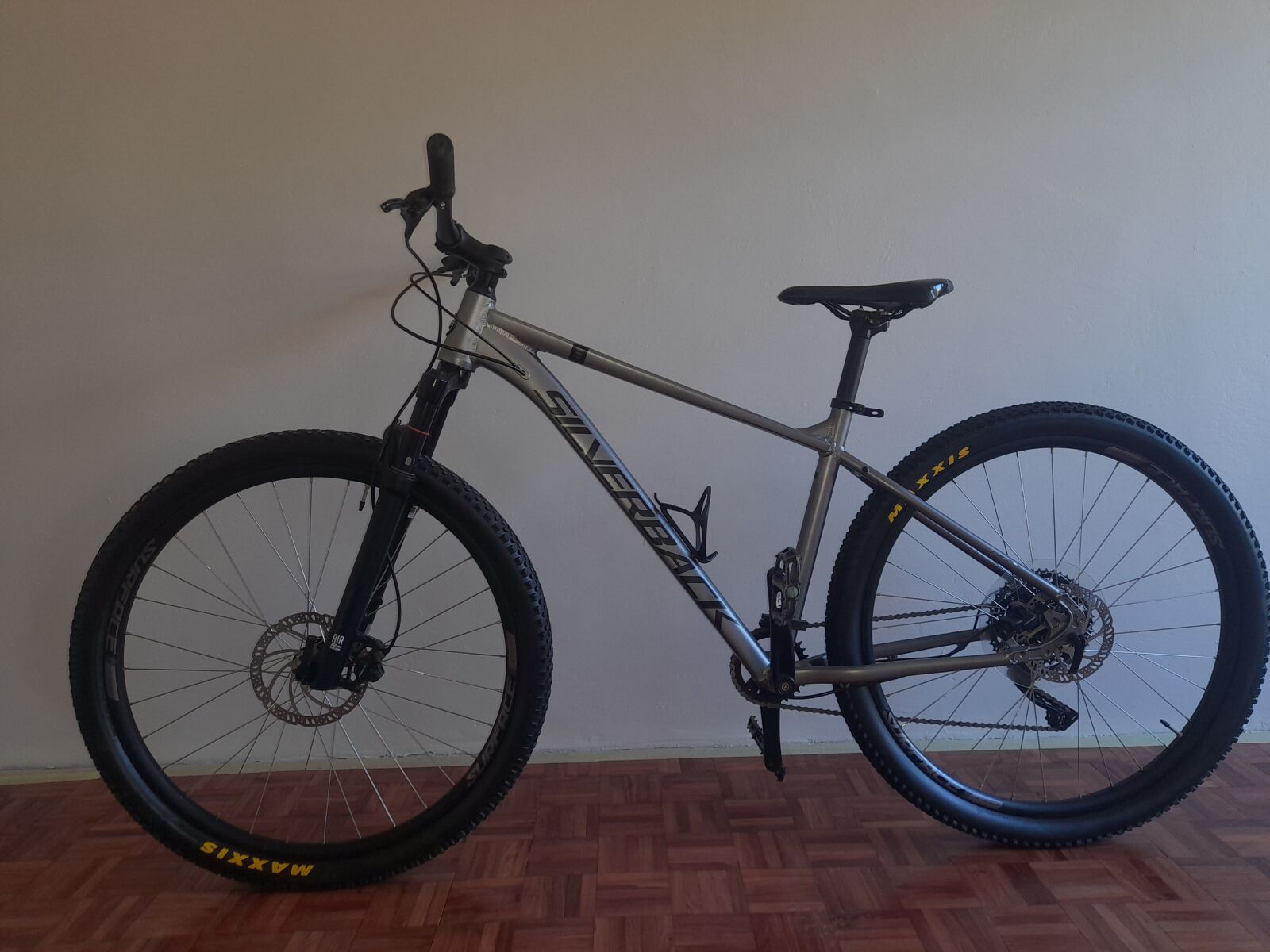 Silverback Stride Comp L + Bike rack | Hardtail Mountain Bikes | Bike Hub