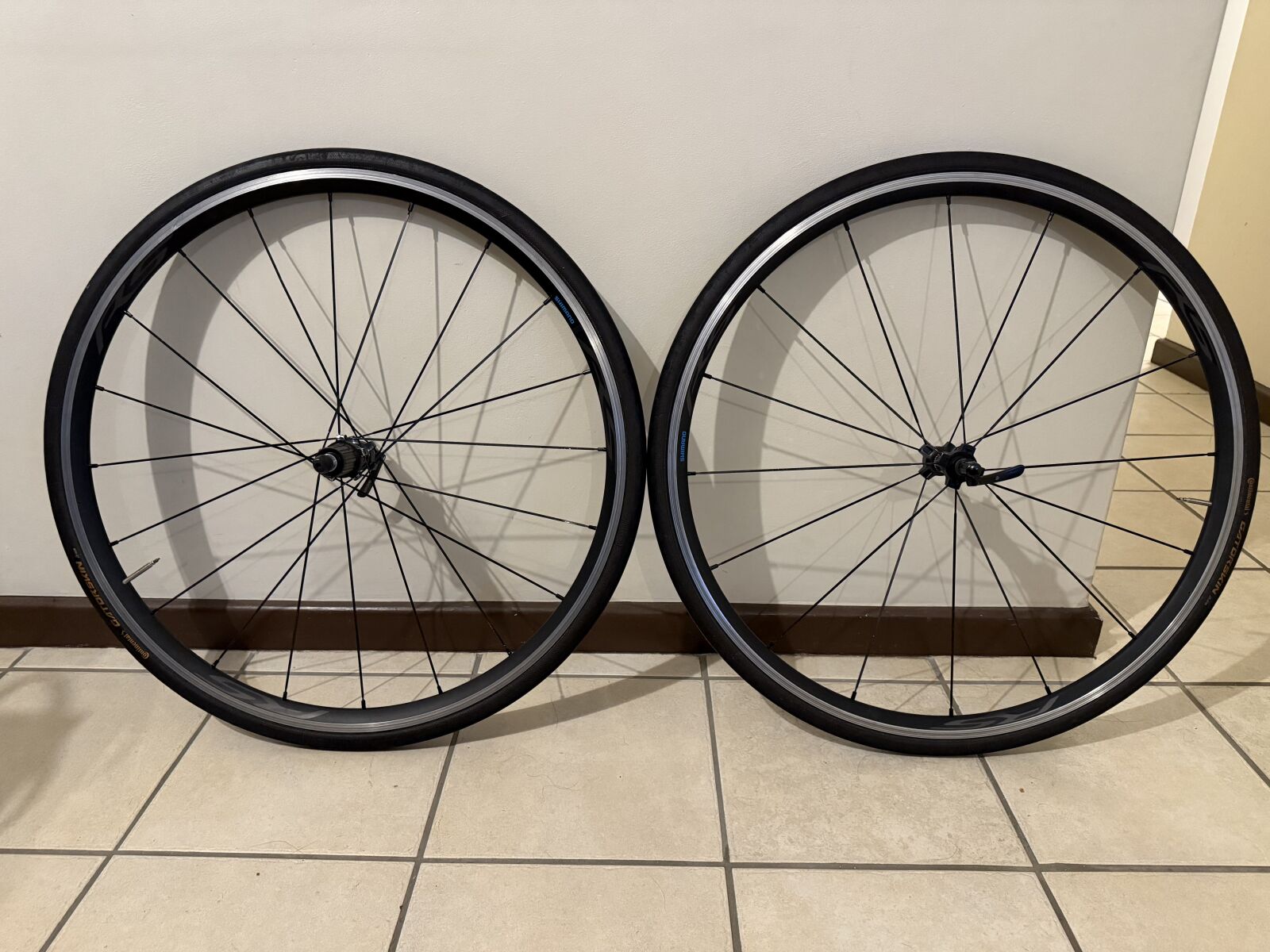 Shimano WH-RS300 wheelset Road Bike Wheels Bike Hub