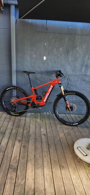 Santa Cruz Heckler Orange Medium 106km!! Santa Cruz Heckler C