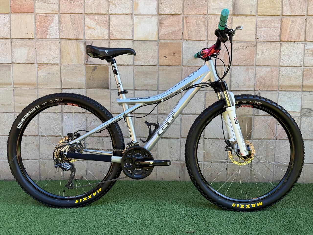 GT Avalanche SML Hardtail Mountain Bikes Bike Hub