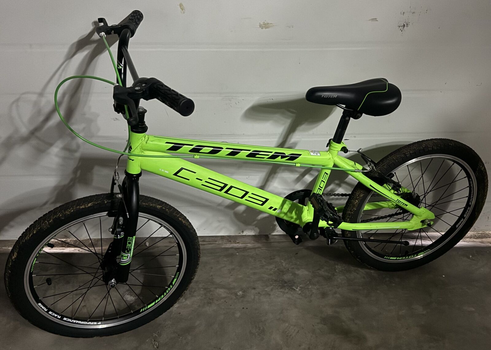 Makro Totem Bmx Bike Game Makro Children's Bicycles Totem Bicycle Makro  Cycling - Main Image