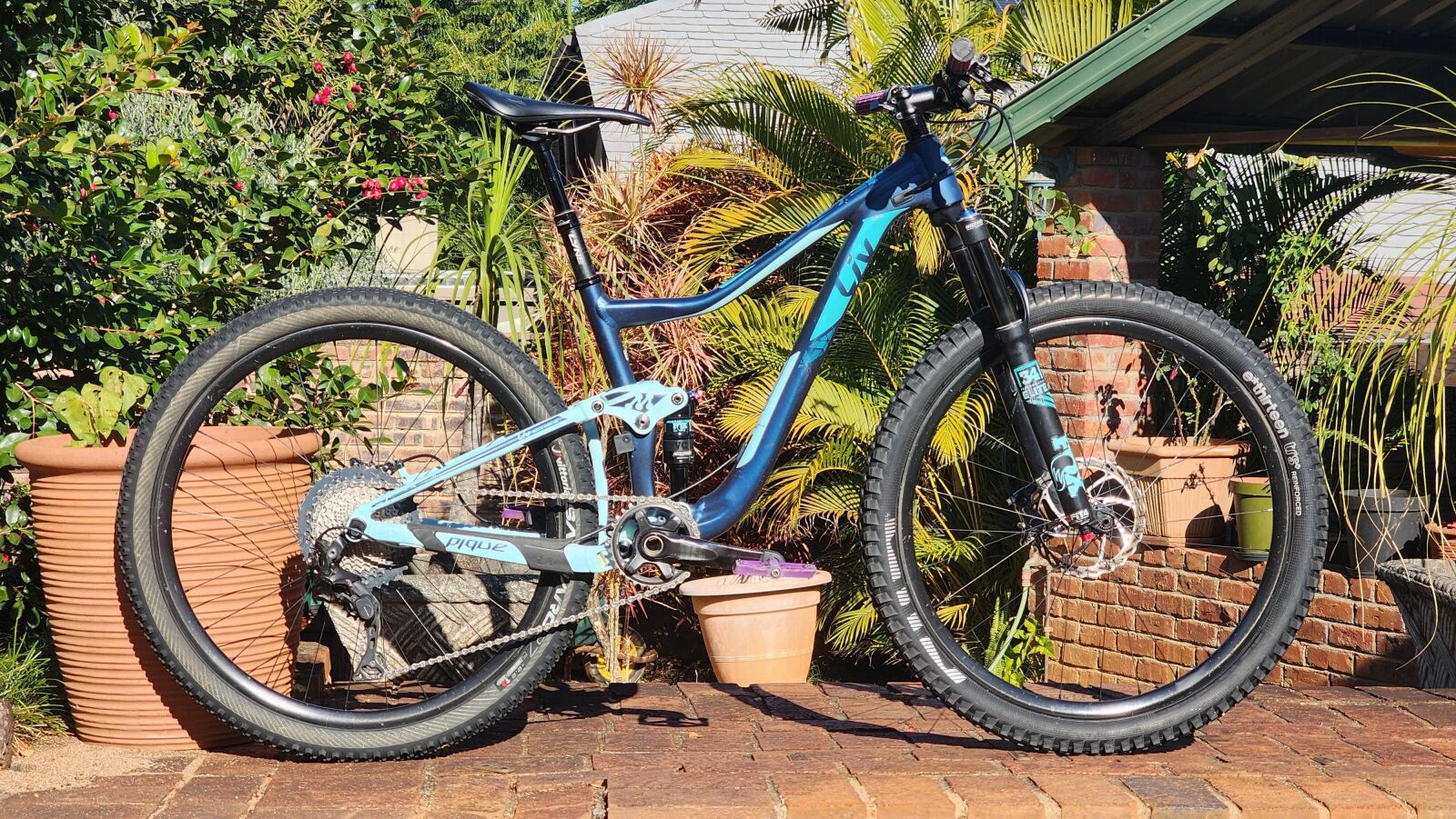 Giant Liv Pique 27.5 S | Dual Suspension Mountain Bikes | Bike Hub