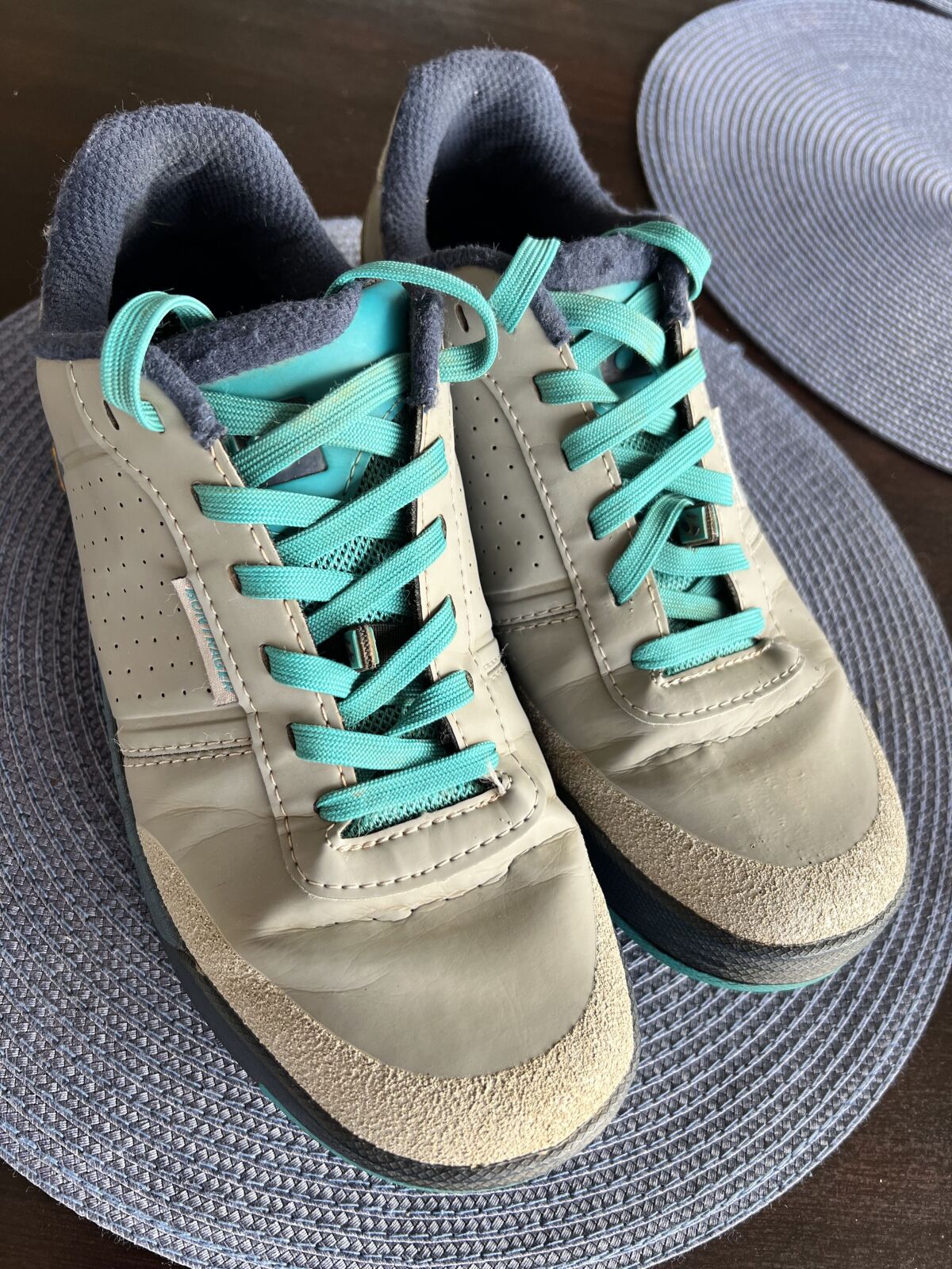 Bontrager Flatline shoes UK EU42 Shoes Bike Hub