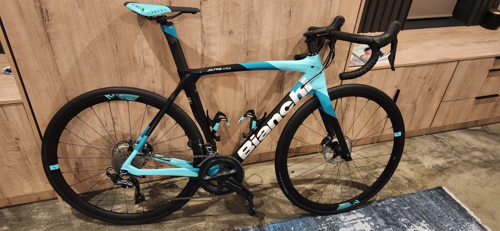 Bianchi OltreXR3 | Road Bikes | Bike Hub