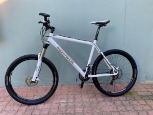 Commencal Nuts5 Superteam 26