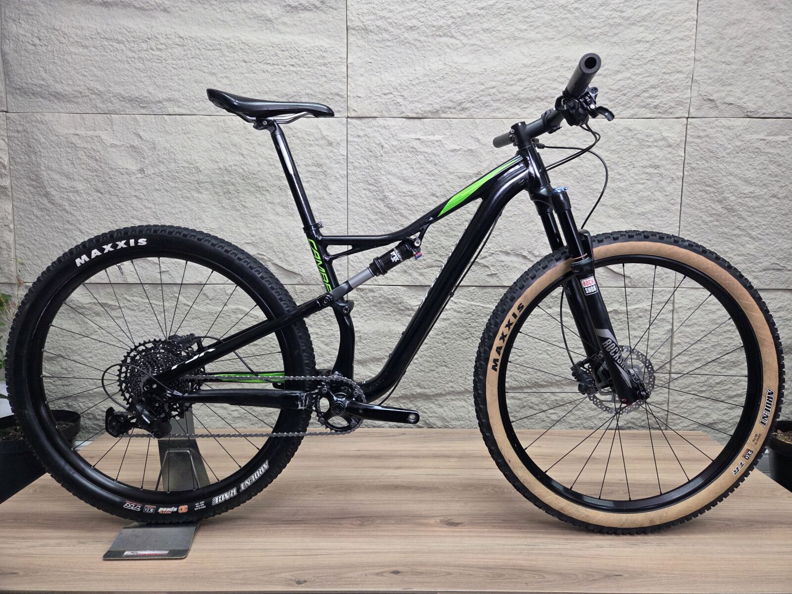 Full Suspension 2012 Specialized Camber 29 Tested: 2012