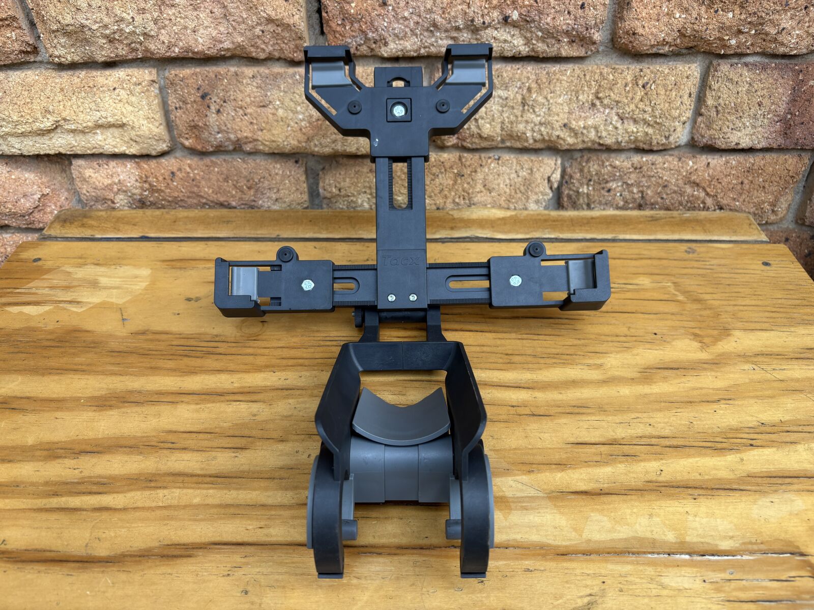 Cross Trainer Tablet Mount Holder for iPad Pro 12.9 (2022) (sku 57635)