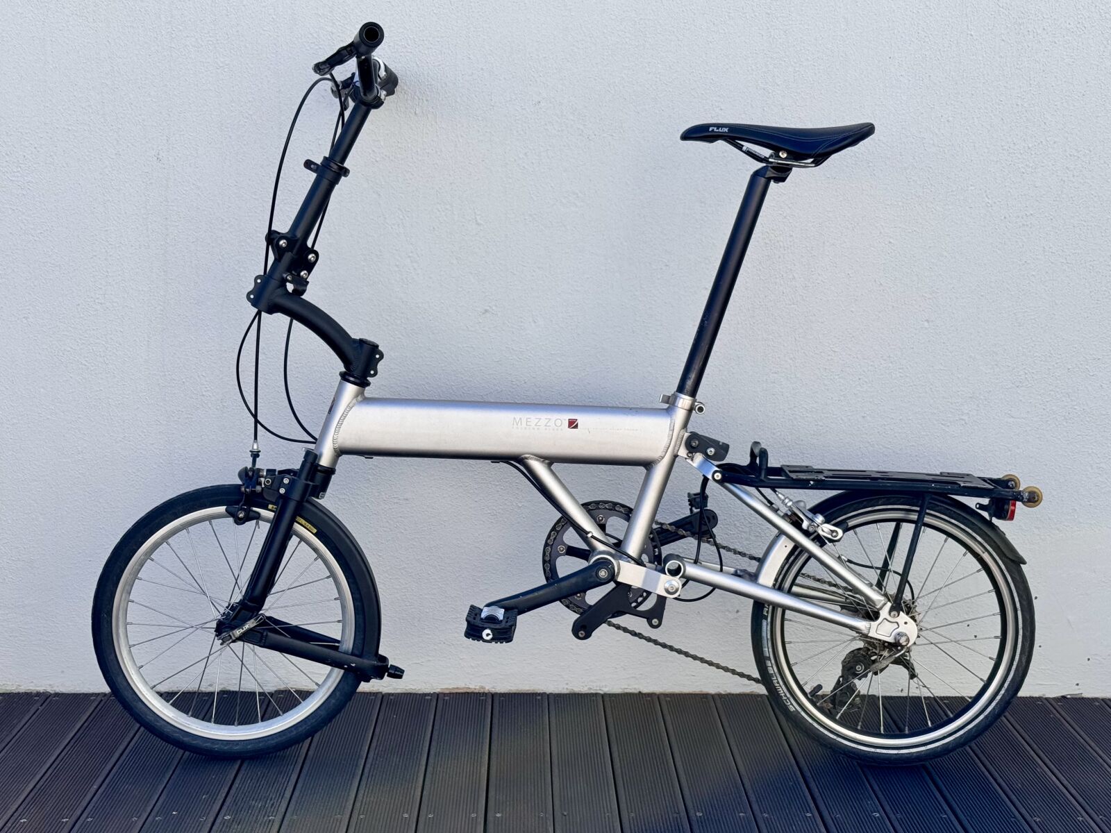 Mezzo D9 fold up bike British made Commuter Bikes Bike Hub