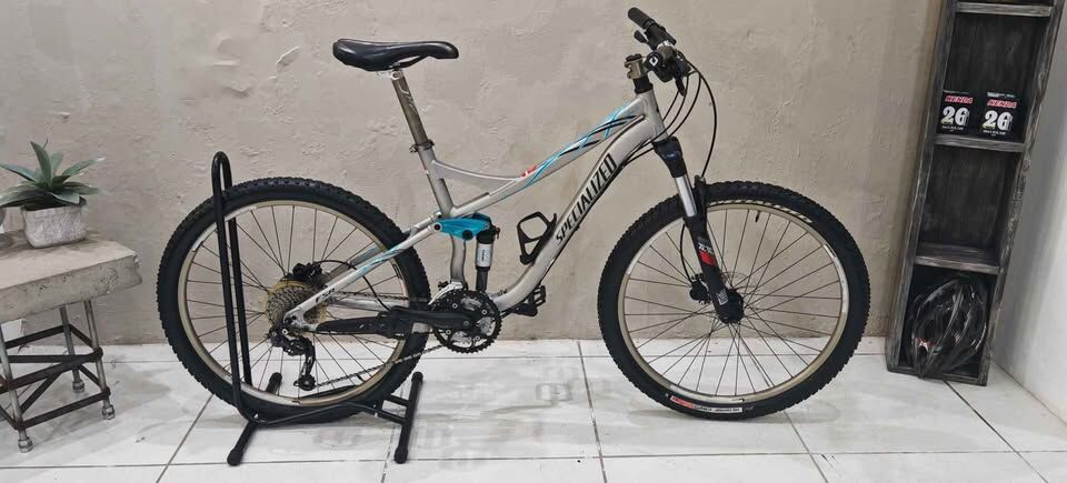 Specialized Myka Dual Suspension MTB M Dual Suspension Mountain