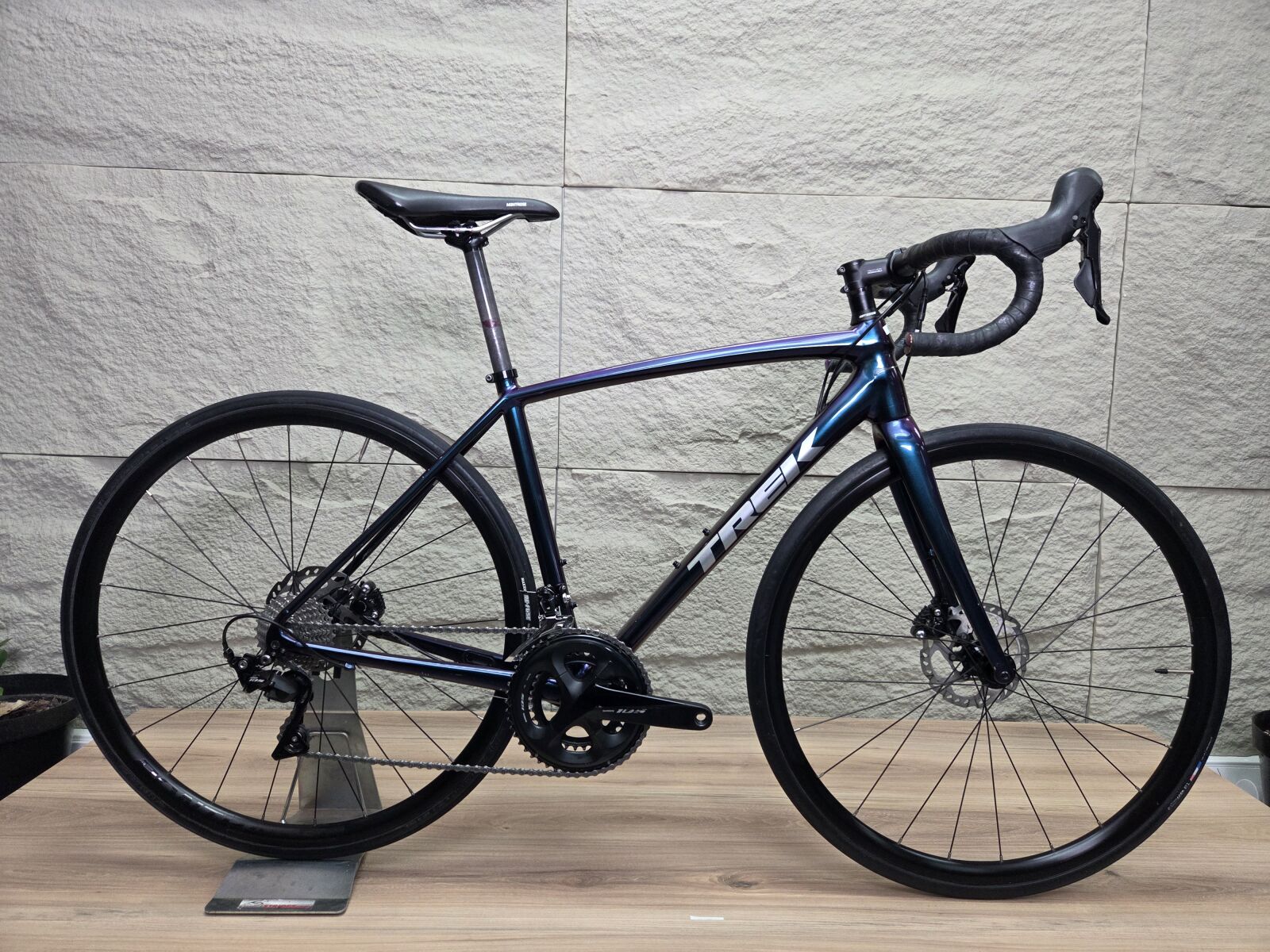 TREK EMONDA ALR 5 (54cm) **11SPD-Disc** | Road Bikes | Bike Hub