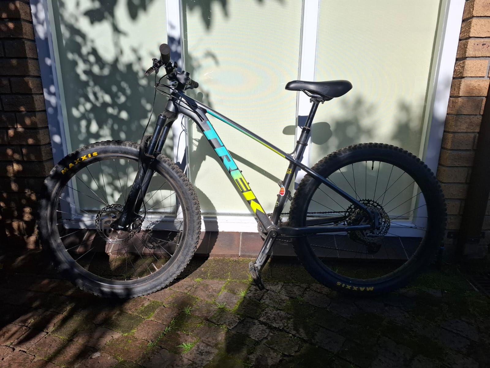 Trek Roscoe 7 with DROPPER POST | Hardtail Mountain Bikes | Bike Hub