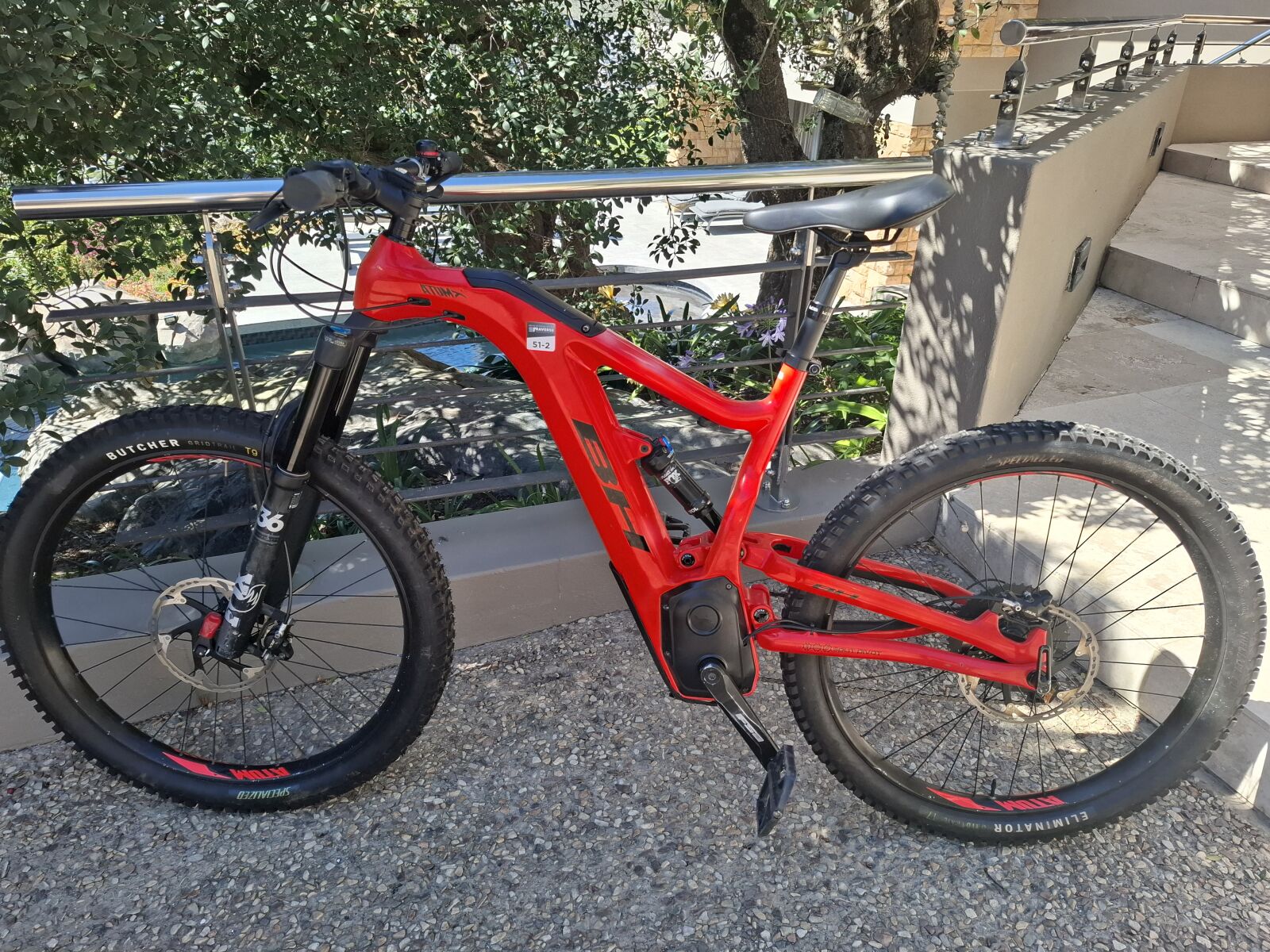 BH Atomx Full Carbon size MD Dual Suspension Mountain E-Bikes