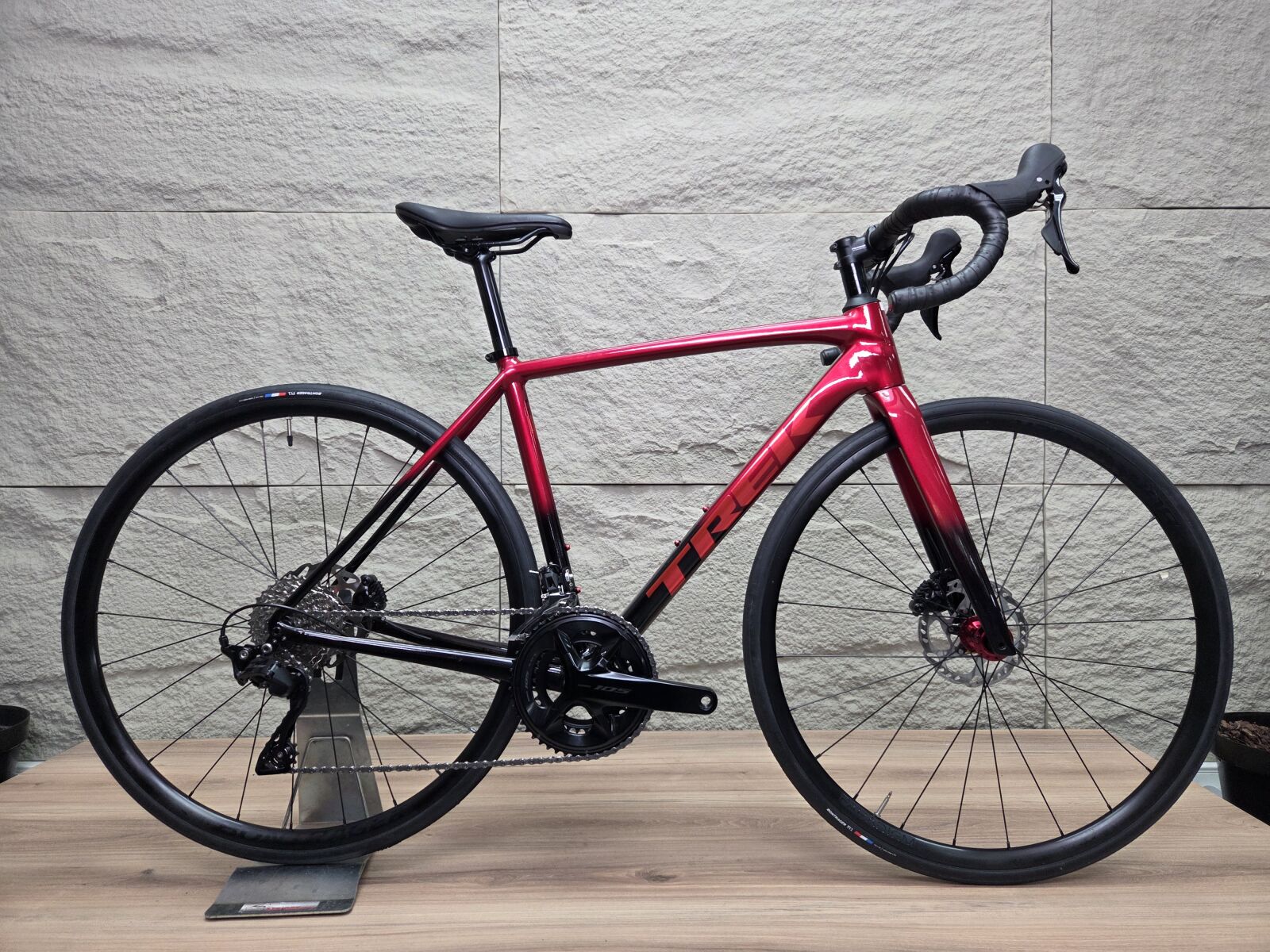 TREK EMONDA ALR 5 (52cm) **2025-12SPD-Disc** | Road Bikes | Bike Hub