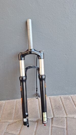 値下げ ボントレガー フォーク SWITCH BLADE RaceX Light Bontrager