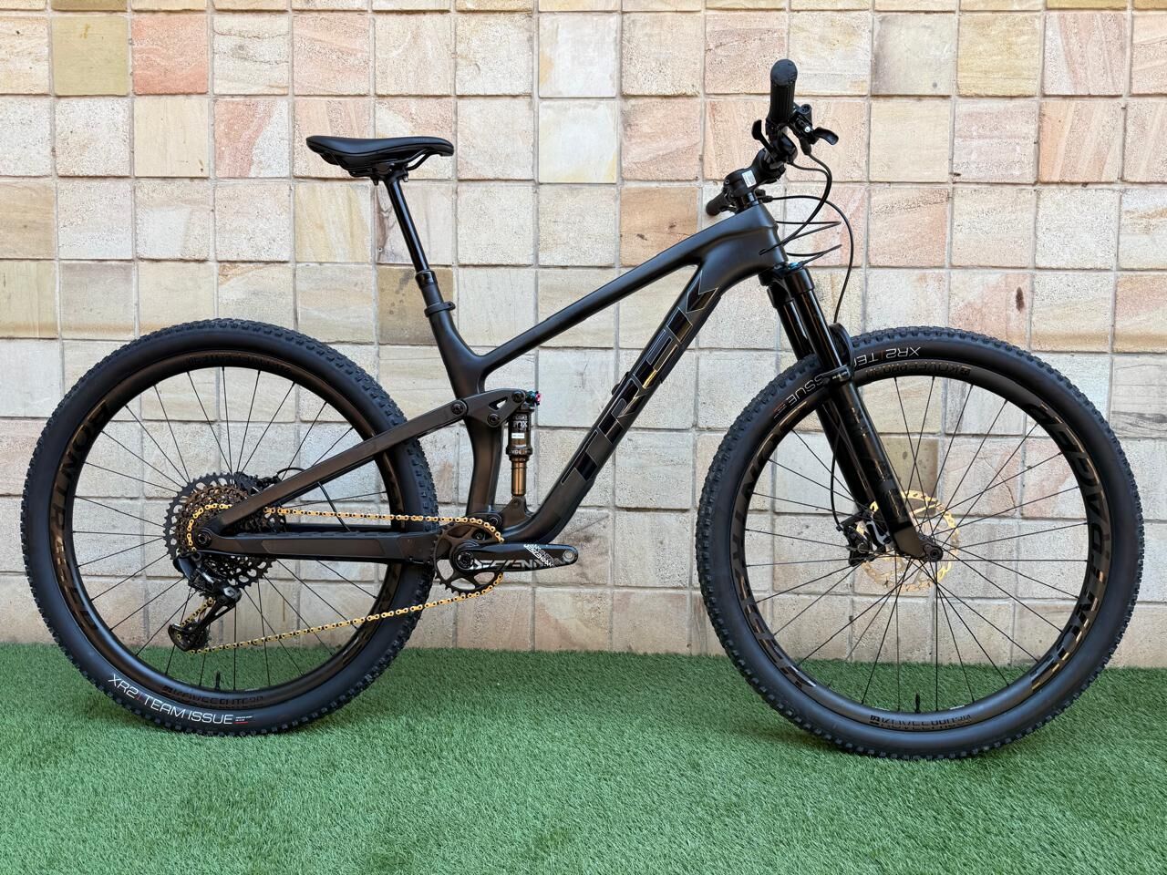 Trek Top Fuel 9.8 - Demo Medium | Dual Suspension Mountain Bikes