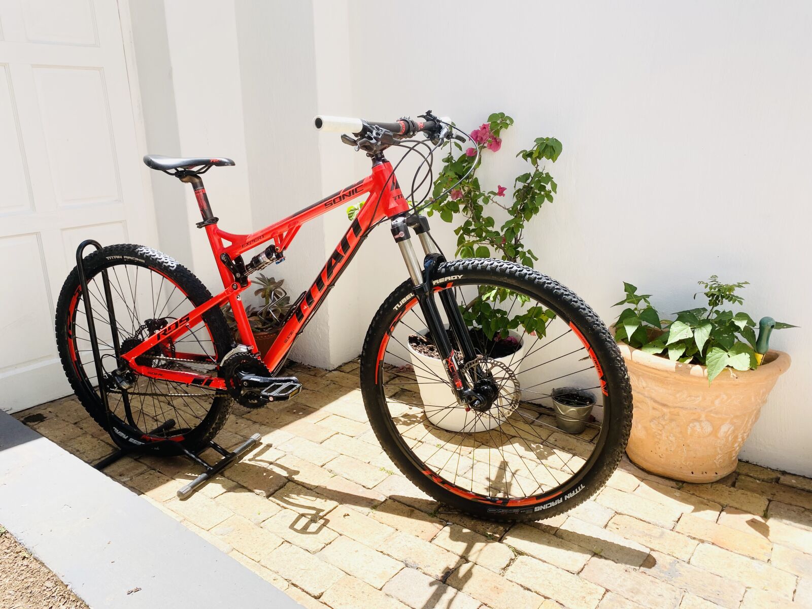 Titan Sonic Expert Medium 29er | Dual Suspension Mountain Bikes