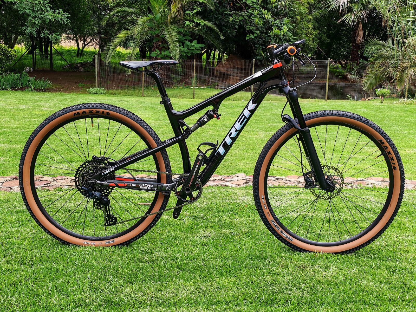 Trek Superfly 9.8SL (M) | Dual Suspension Mountain Bikes | Bike Hub