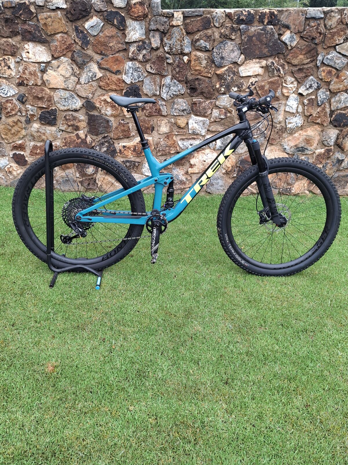 Trek 9.8 Top Fuel M/L | Dual Suspension Mountain Bikes | Bike Hub