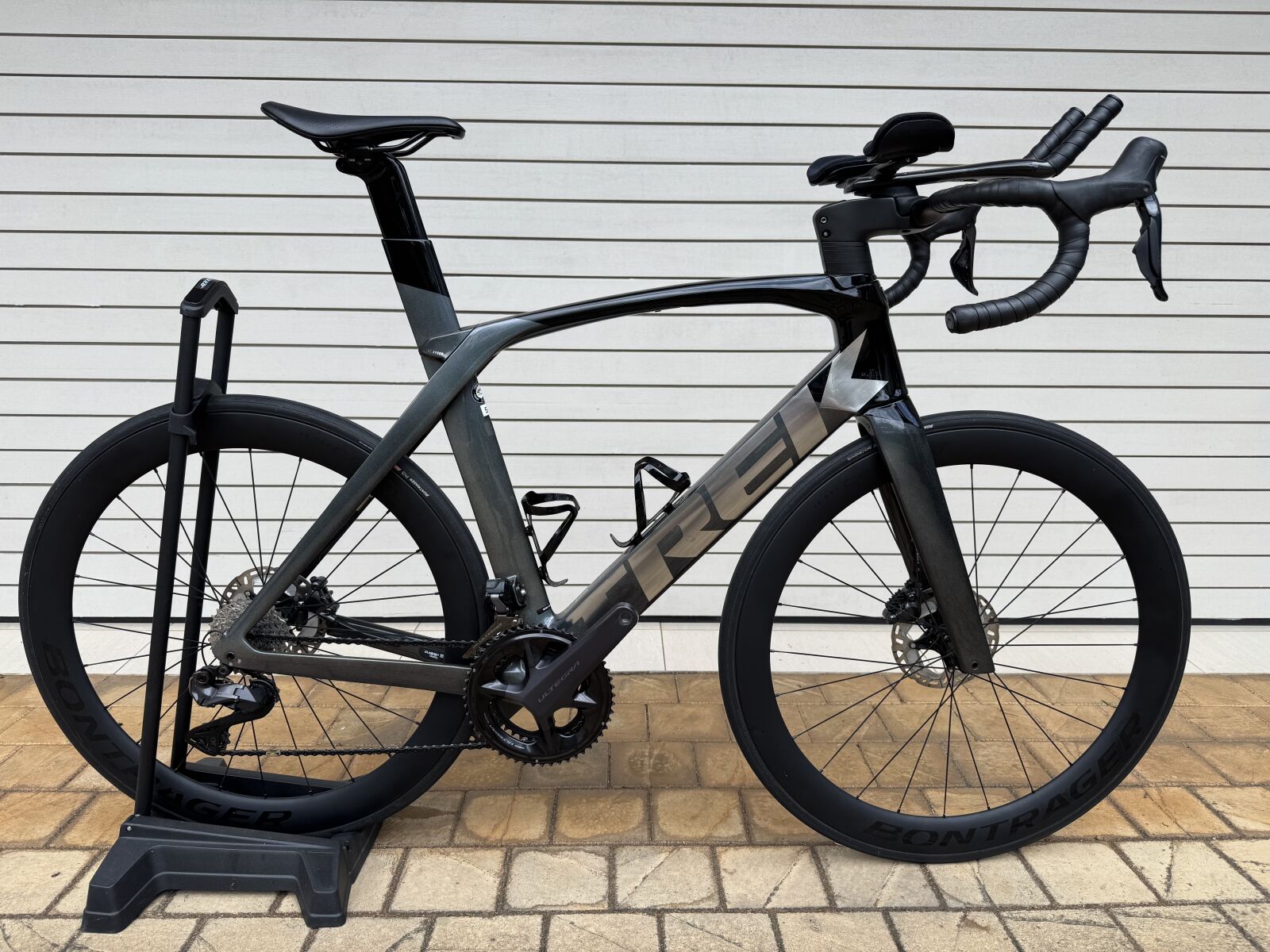 Trek Madone SLR 7 Gen 6 | Road Bikes | Bike Hub