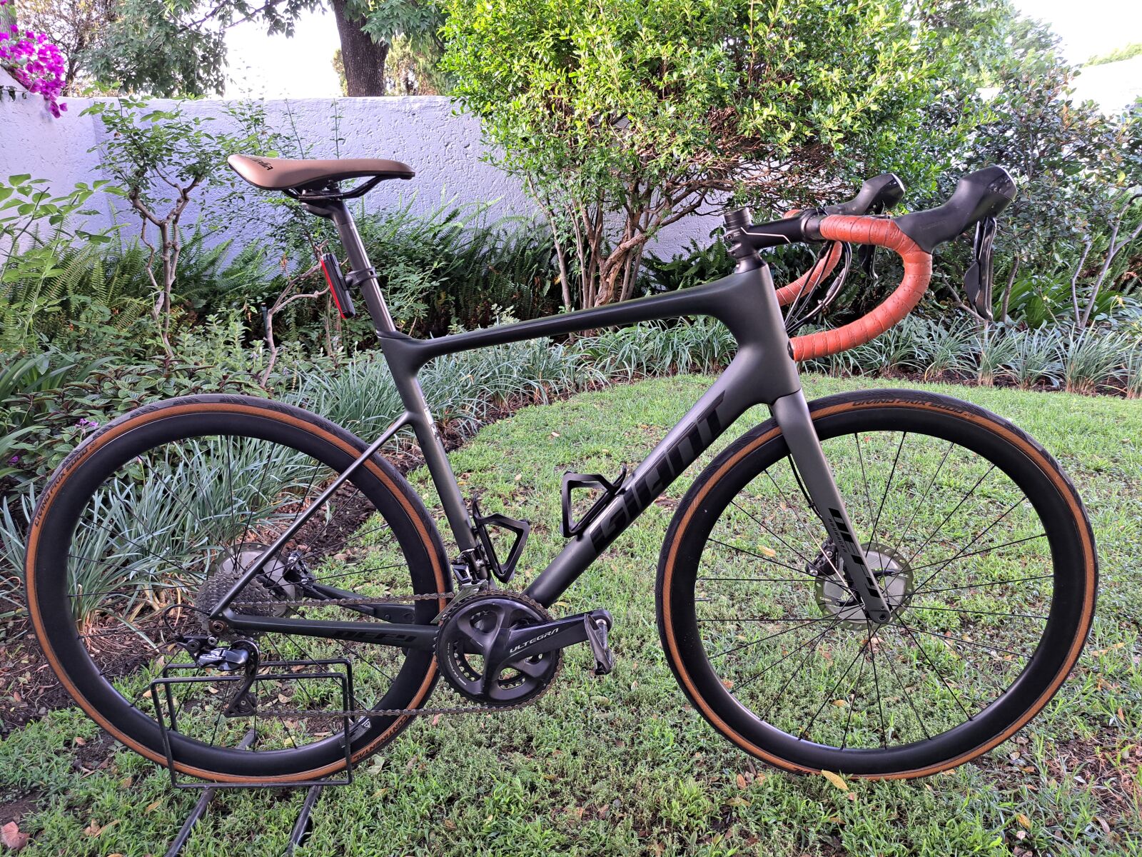 Giant Defy Advanced 1 | Road Bikes | Bike Hub
