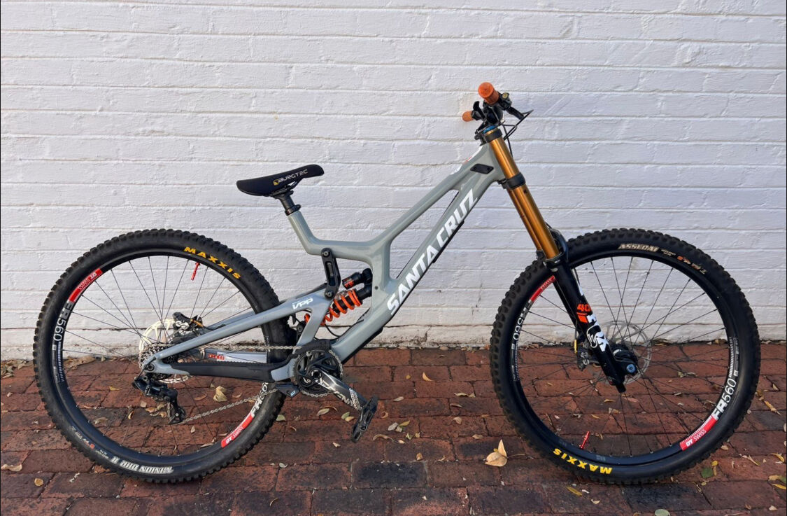 2022 Santa Cruz V10 Downhill | Downhill Bikes | Bike Hub 2022 Santa Cruz V10 Downhill | Downhill Bikes | Bike Hub