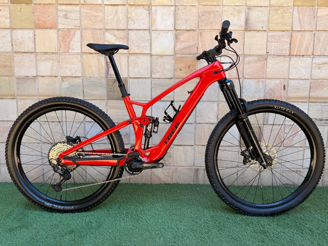 Trek Fuel Exe 9.7 Large - Demo | Dual Suspension Mountain E-Bikes
