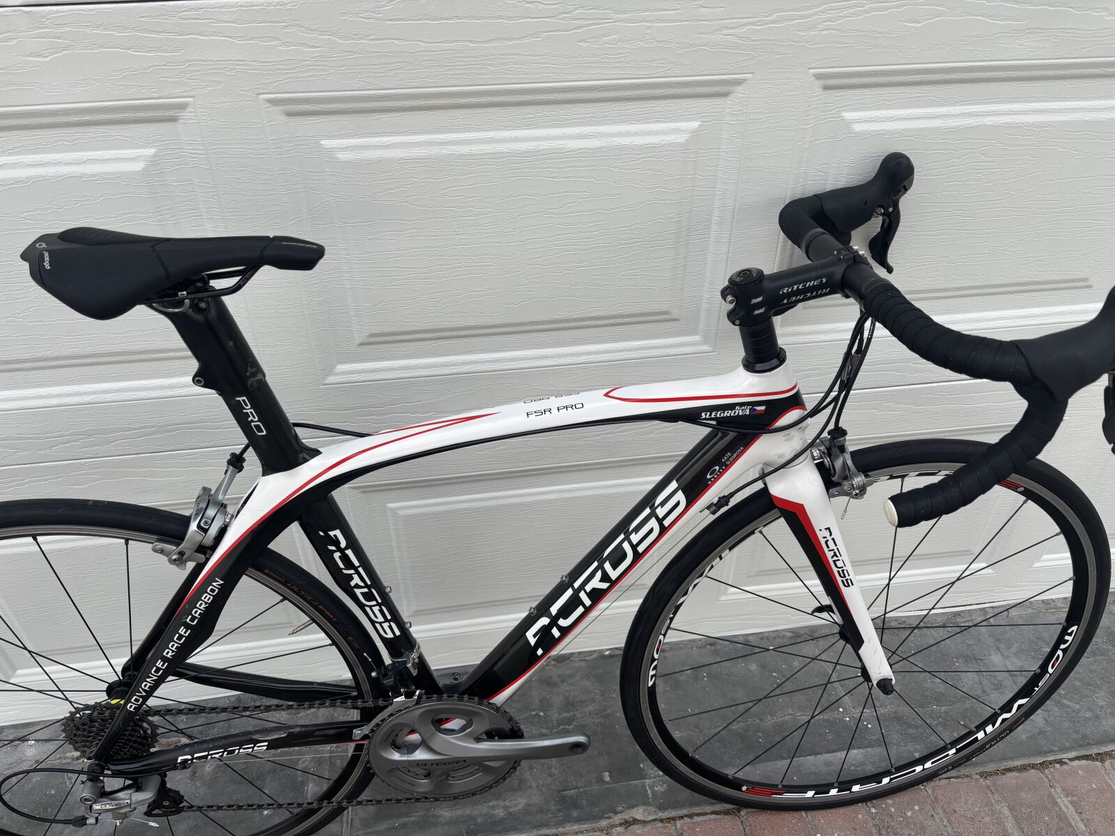 Lightweight carbon custom frame road bike Medium | Road Bikes | Bike Hub