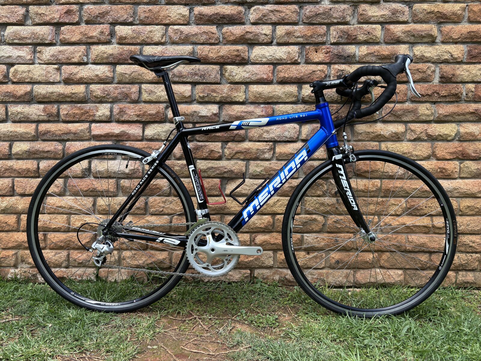 Merida Road Lite 901 Road Bike | Road Bikes | Bike Hub