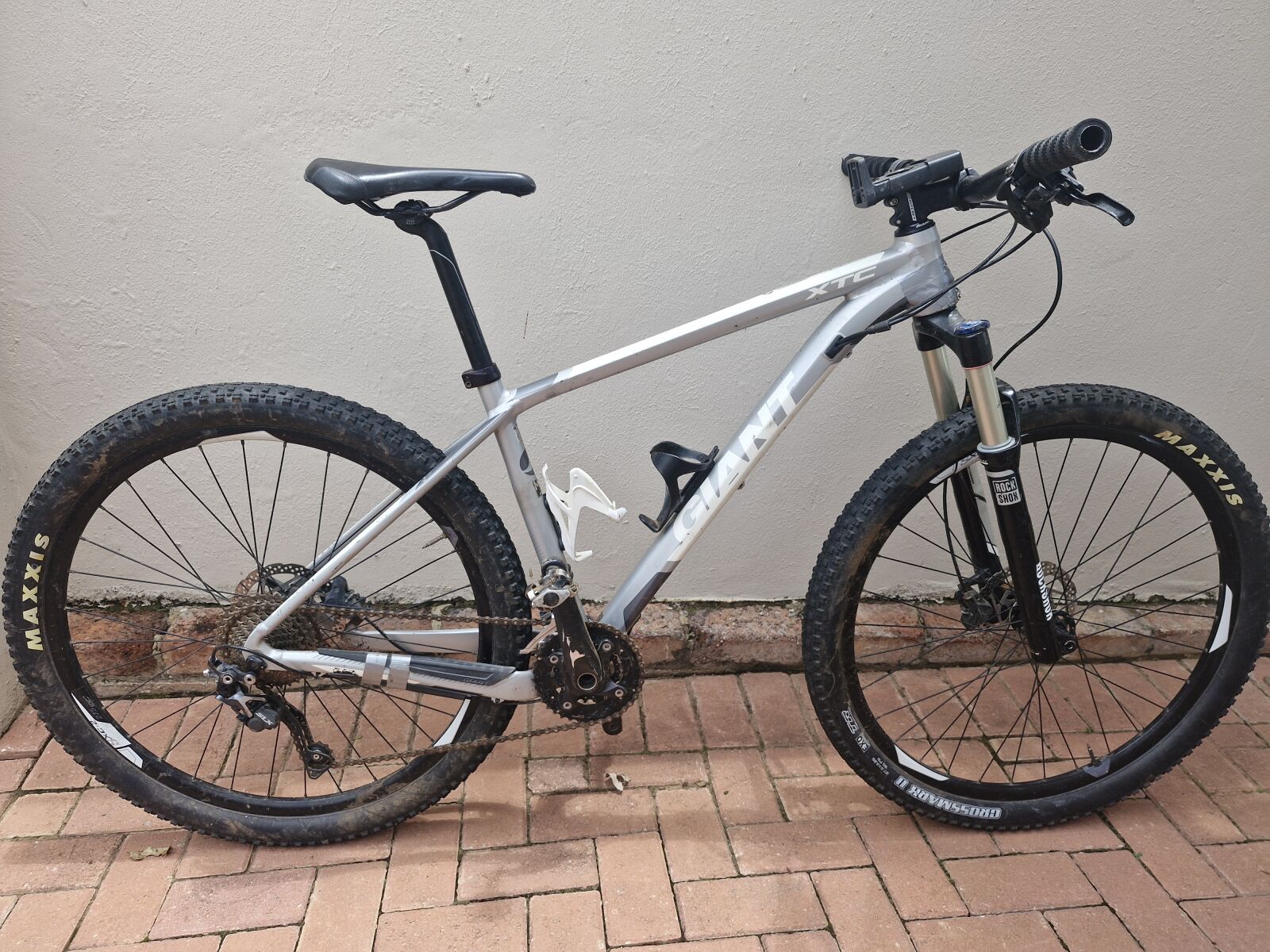 Giant ALUXX SL Fluidform XTC | Hardtail Mountain Bikes | Bike Hub